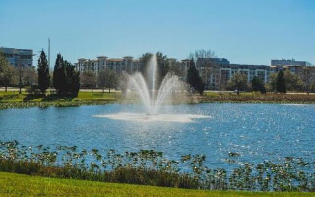 Stylish 1BR | International Plaza + Saltwater Pool