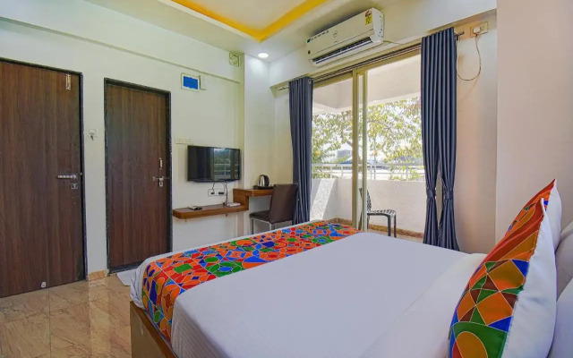 FabHotel Red Velvet Inn & Suites