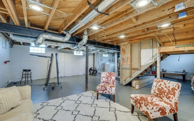 Pet-friendly Southfield House w/ Ping-pong Table!