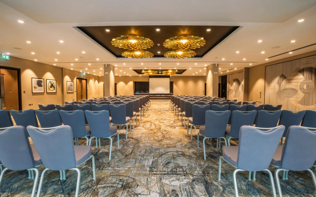 DoubleTree by Hilton Hotel Woking