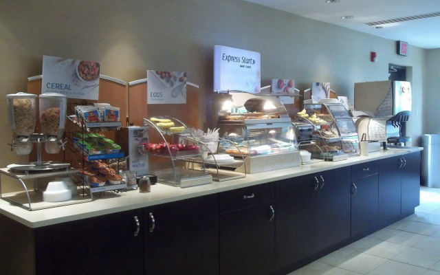 Holiday Inn Express Hotel & Suites Winchester by IHG