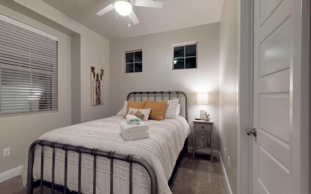 Arroyo Casita 4 Bedroom Townhouse by RedAwning