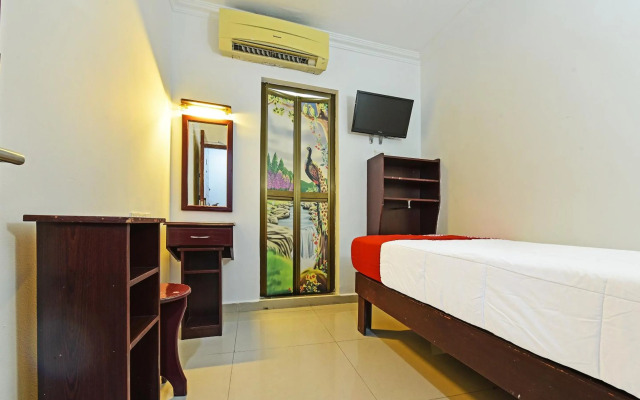 OYO 90572 J Hotel Masjid India