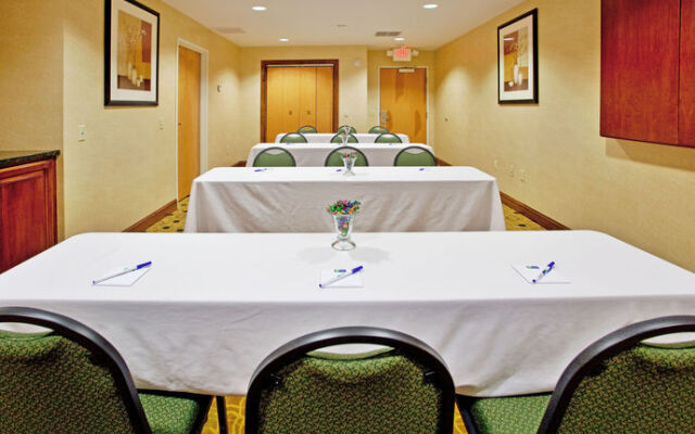 Holiday Inn Express & Suites Hardeeville - Hilton Head by IHG