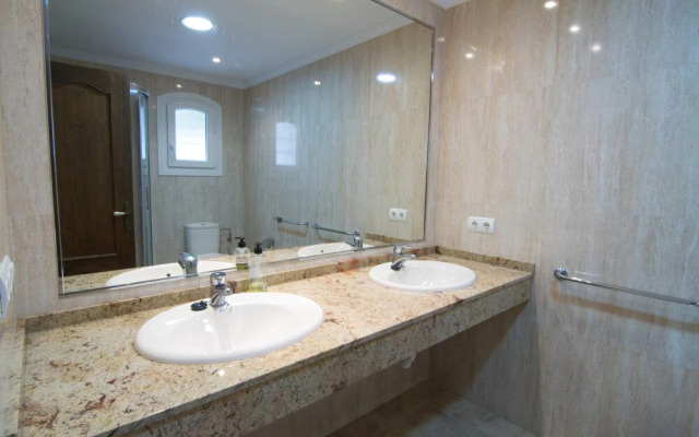 Casa UrbanizaciÃ³n Los Pinos 19