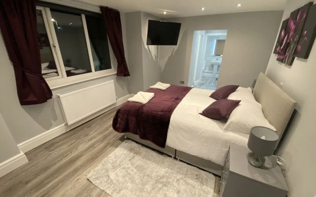 Edward Place Luxury Hot Tub Apartments