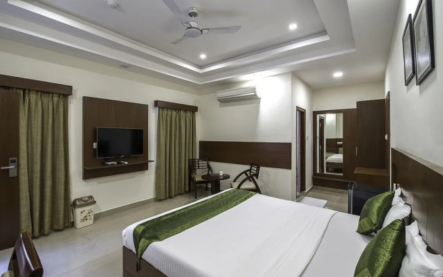 OYO 16857 Hotel Jp Plaza