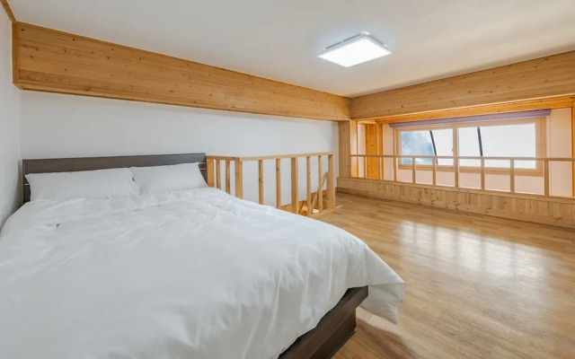 Yeongheungdo Rainbow Ocean View Pension