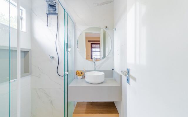 GB77 Ótima Casa 5 Quartos com Piscina