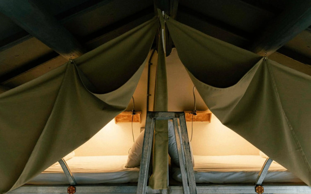 365.Hostel