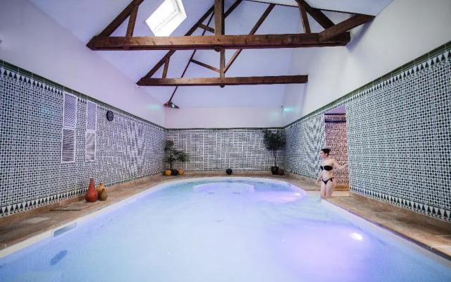 Hôtel & Spa du Domaine des Thômeaux, The Originals Relais