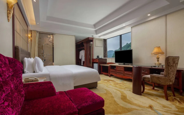 FIRSTHOTSPRINGHOTEL