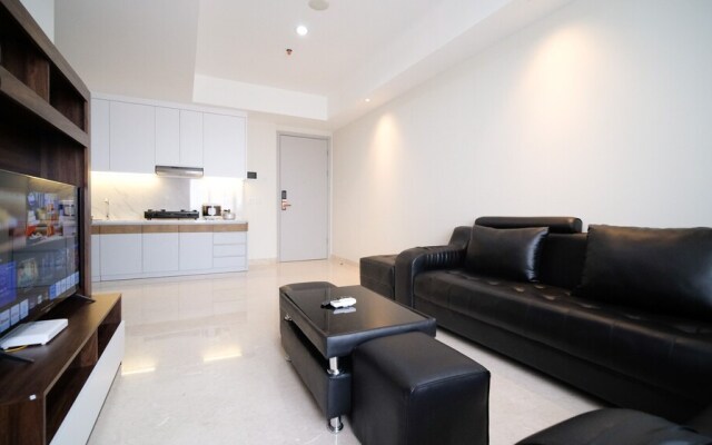 Homey 3Br With Private Lift At Grand Sungkono Lagoon Apartment