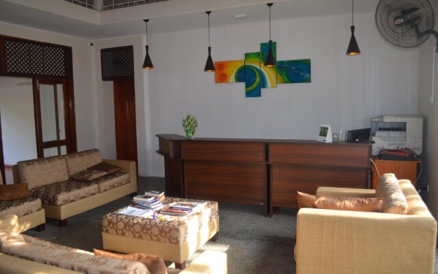 Dayanithi Guest House