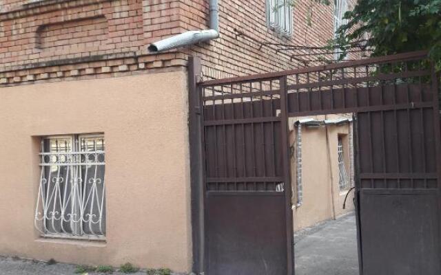 Radiani 6 Chasni Dom