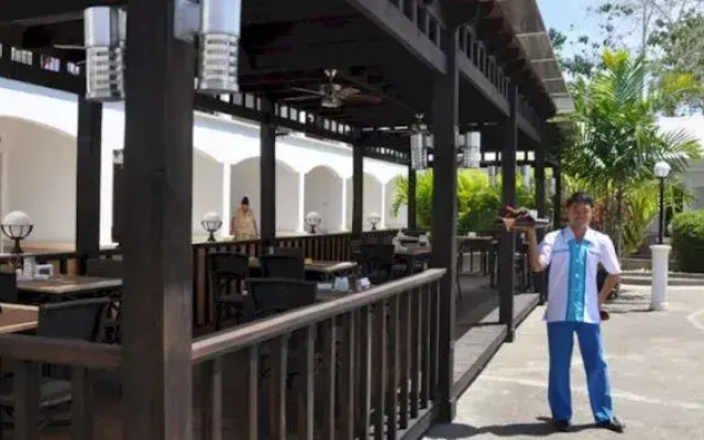 West Wing Resort Hotel