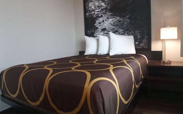 Super 8 by Wyndham Greeley