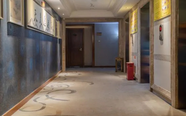 Tianyi Hotel (Chongqing Auto Expo Center Jinyu Subway Station Branch)