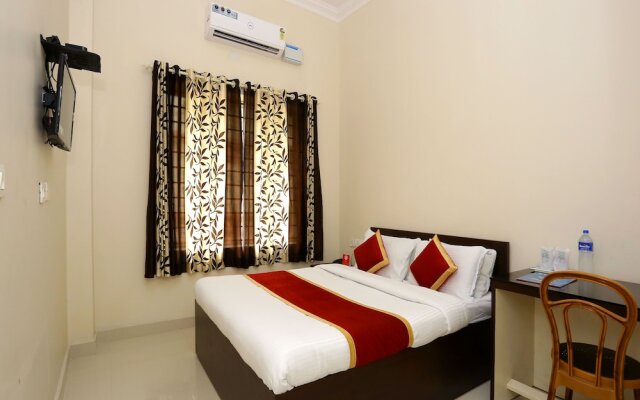 OYO 9118 Saravana Inn