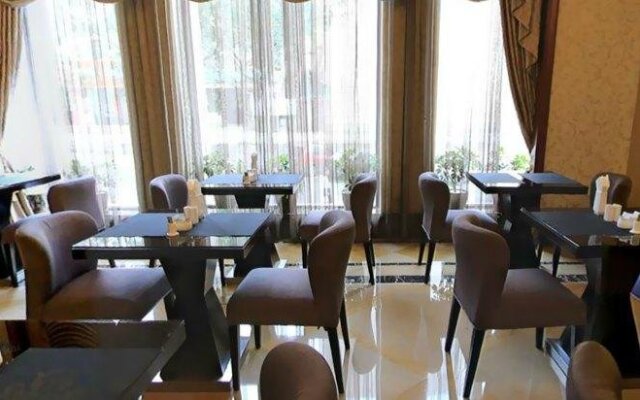 Yifeng Harbour Hotel