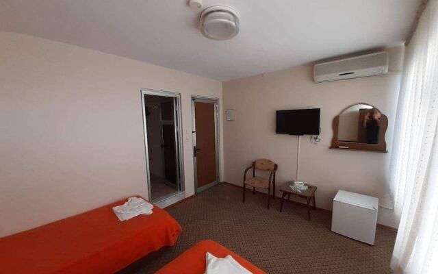 Hotel Cesmeli
