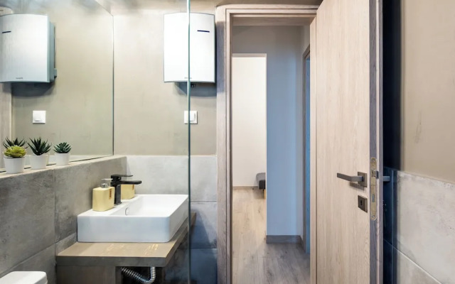 The Beatles 2-BR Apartment in Athens