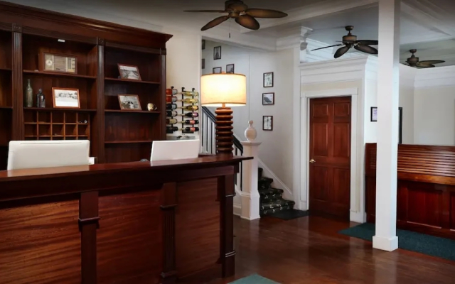 Duval Gardens at Southernmost Beach Resort – Adults Only