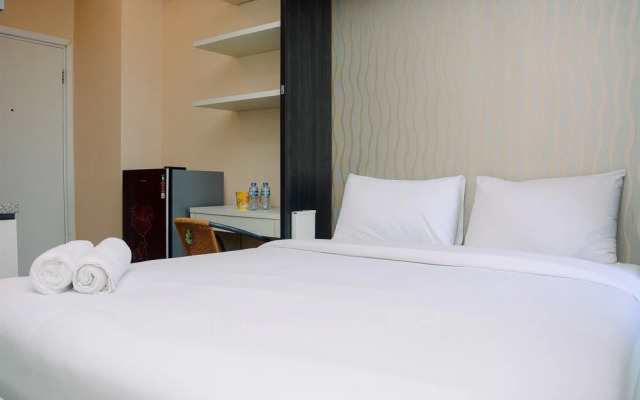 Comfy Studio Green Pramuka Apartment with City View