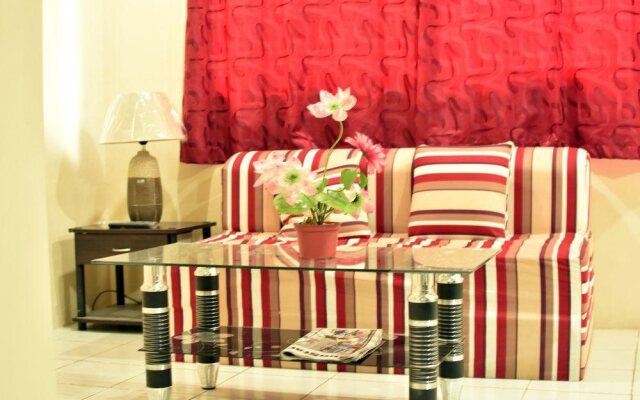 Ashley and Bill's Suites 'N Garden