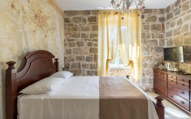 PIETRA ROSSA Luxury Rooms