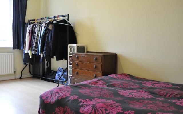 Lovely Spacious 1 Bedroom Flat in East London