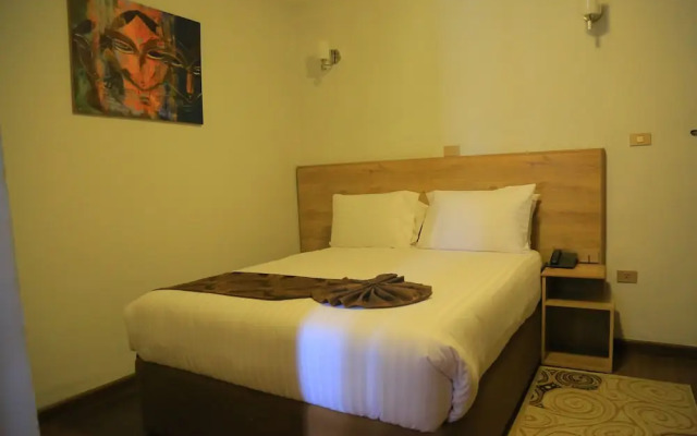 Black Horse Hotel Apartment