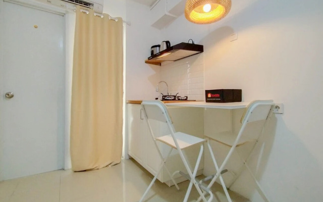 Cozy Living And Simply 2Br At Bassura City Apartment