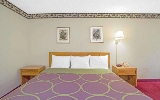 Super Inn Williamsburg