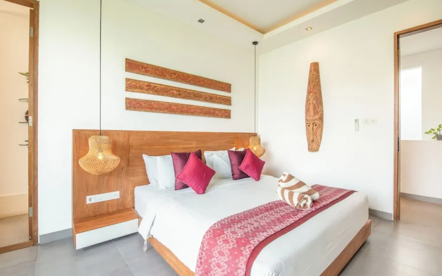 Luxury 4BR Haven, Steps to Canggu's Beach Elegance