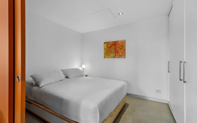 Vibrant 2-bed Apartment Near St Kilda Beach – Guest Rooms – Melbourne