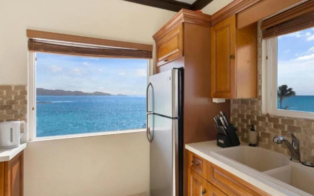 Sunny Vacation Villa 96