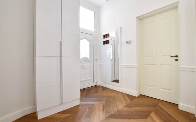 Luxury Apartment by Hi5 - Bazilika Suite
