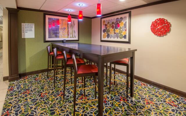 Holiday Inn Express Cleveland Airport - Brookpark by IHG
