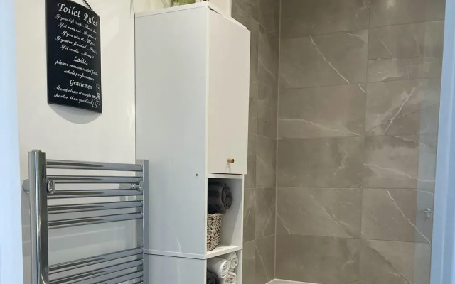 Modern Apartment All Amenities Greater London