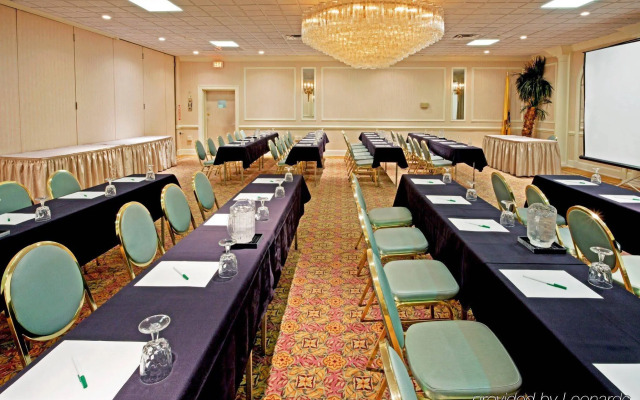 Red Roof PLUS+ Newark Liberty Airport - Carteret