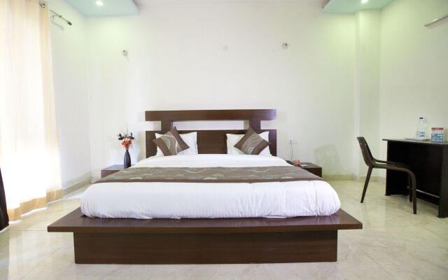 OYO Rooms Huda City Center Market District