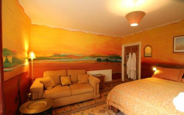 Over the Rainbow - Vegetarian Guesthouse