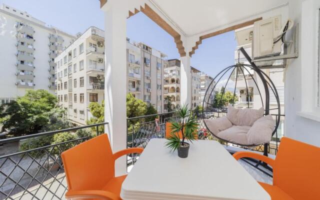 Central Flat Close to the Beach in Muratpasa
