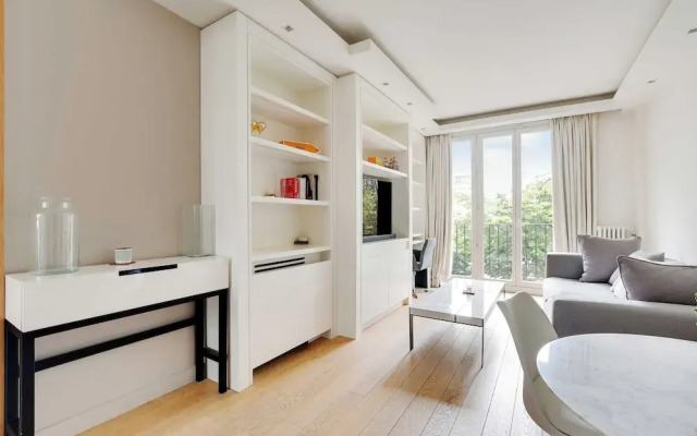 Charming Appt With A/c- 1bd/2p - Tour Eiffel