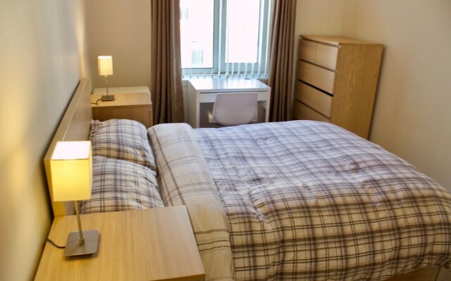 2 Bedroom Flat In Leafy Morningside