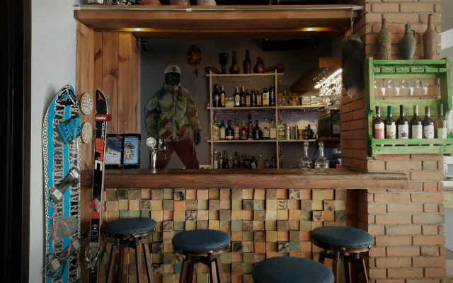 Khizina Rezo | REZO HUT