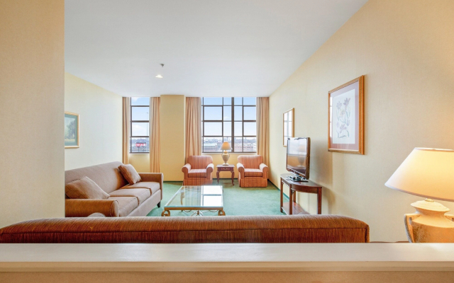 OYO Hotel St. Louis Downtown City Center MO
