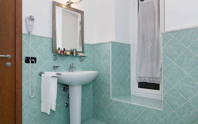 Inn Rome Rooms & Suites