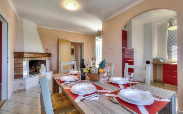 Amazing Home in Radmani With Wifi and 4 Bedrooms